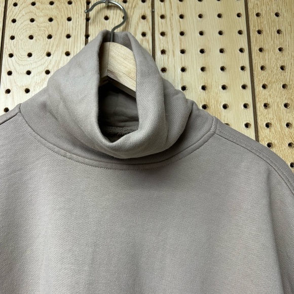 - Everlane Tan Mock Neck Sweatshirt - Picture 4 of 6